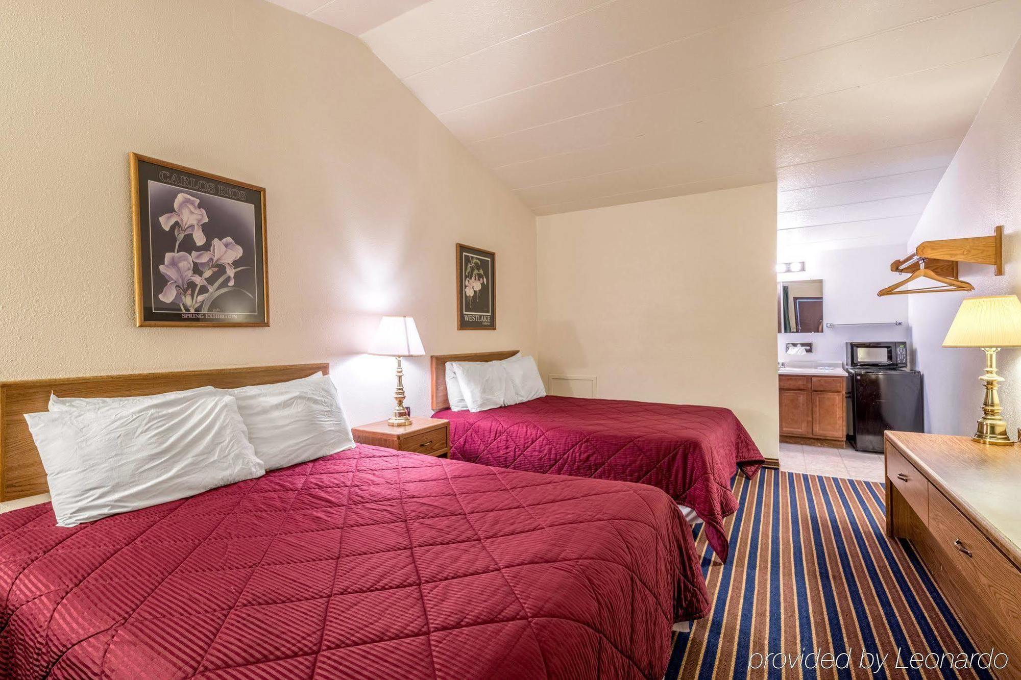 Rodeway Inn Ogallala Buitenkant foto